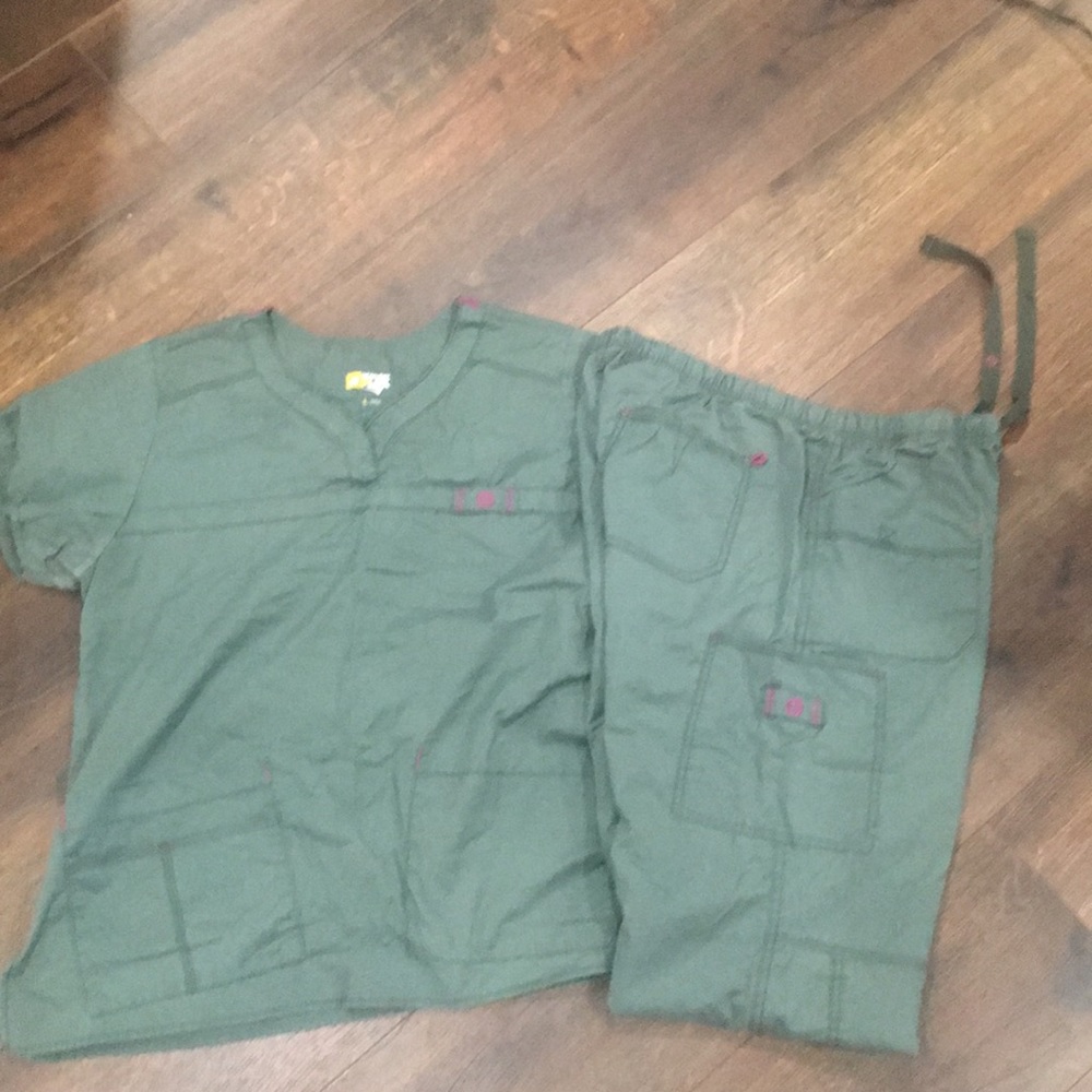 Set of scrubs